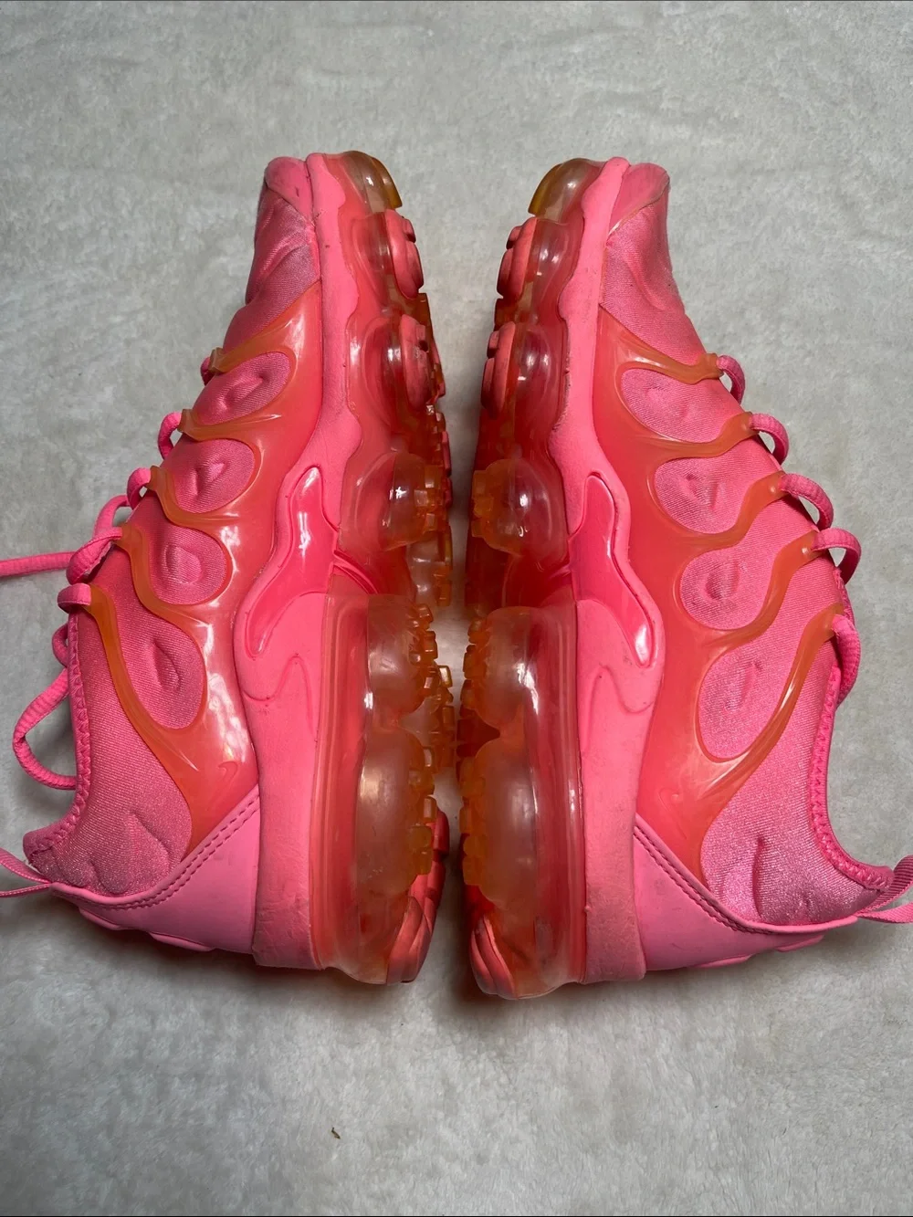 Nike Air Bapor Max Plus Women's Pink Sneakers with Orange Accents Size 7.5